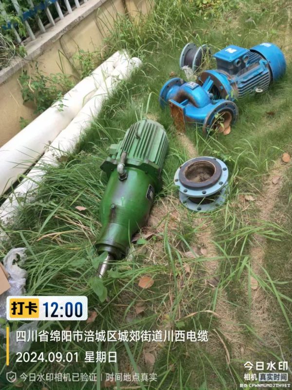 绵阳科技园区7.5kw冷却塔减速机更换现场